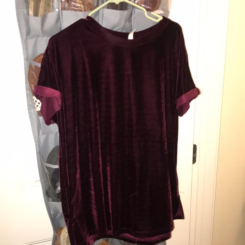 Felt maroon shirt size medium/small